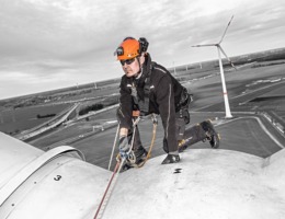 6503_uvex_2_15_ACTION_06 6503_uvex_2_15_ACTION_06